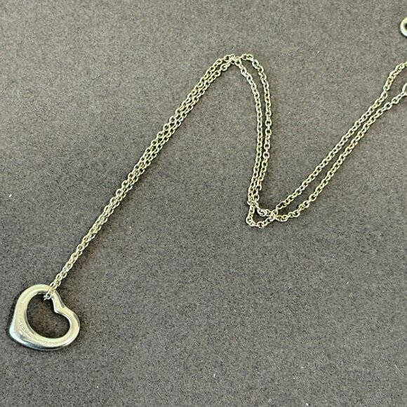 AUTHENTIC Tiffany & Co. PERETTI HEART Pendant w AUTHENTIC Tiffany & Co. CHAIN - Picture 7 of 9